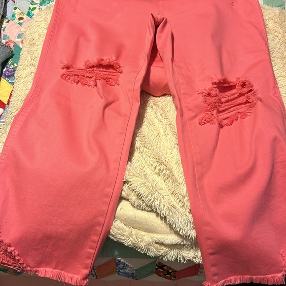 Risen hot pink distressed cropped overalls. Size small - Picture 5 of 9